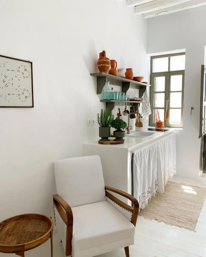 Serifos Olive Luaran gambar