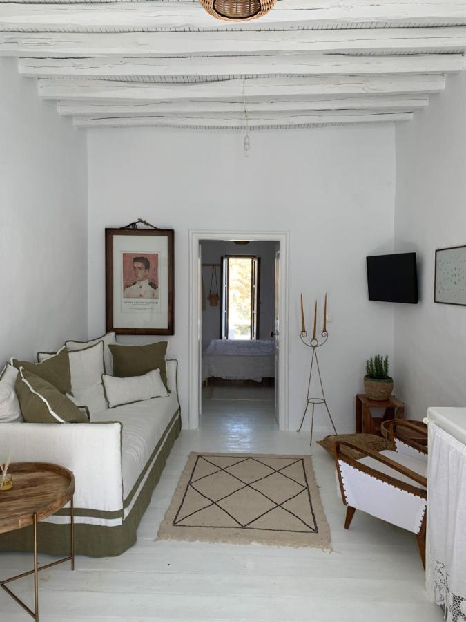 Serifos Olive Luaran gambar